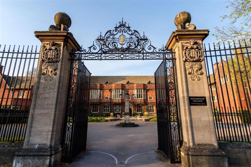 Hotel Westminster College CBG Exterior foto